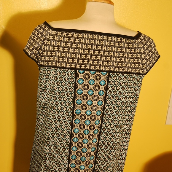 Simple Shift Geometric Dress - Picture 3 of 8